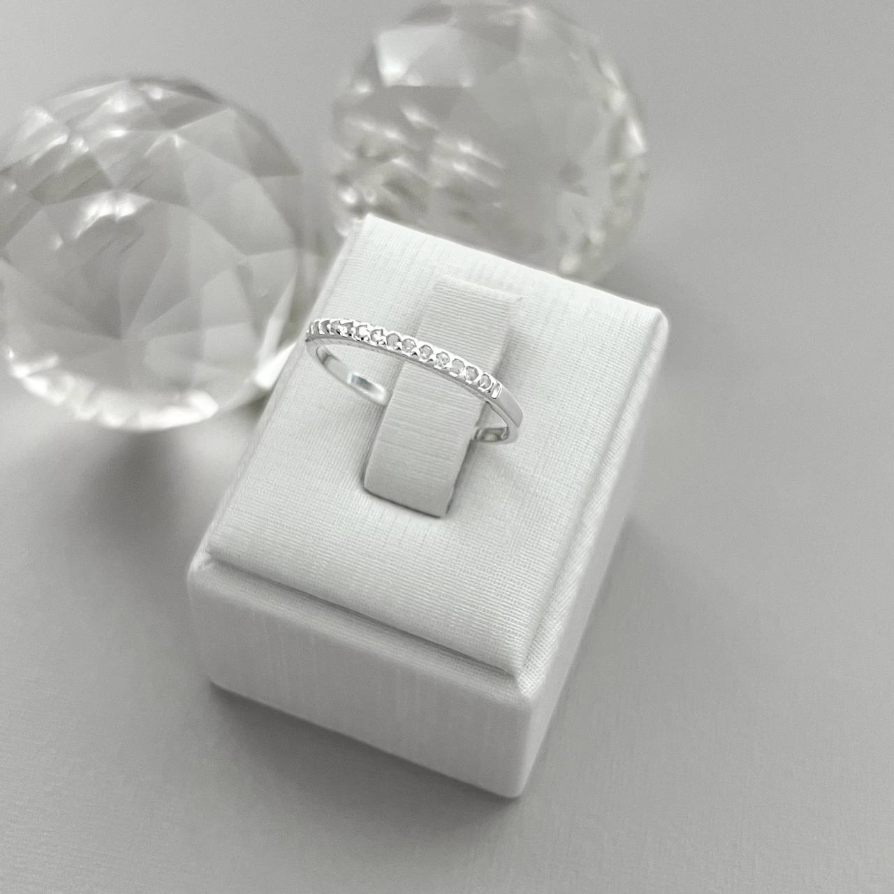 ANEL APARADOR COM 13 ZIRCONIAS