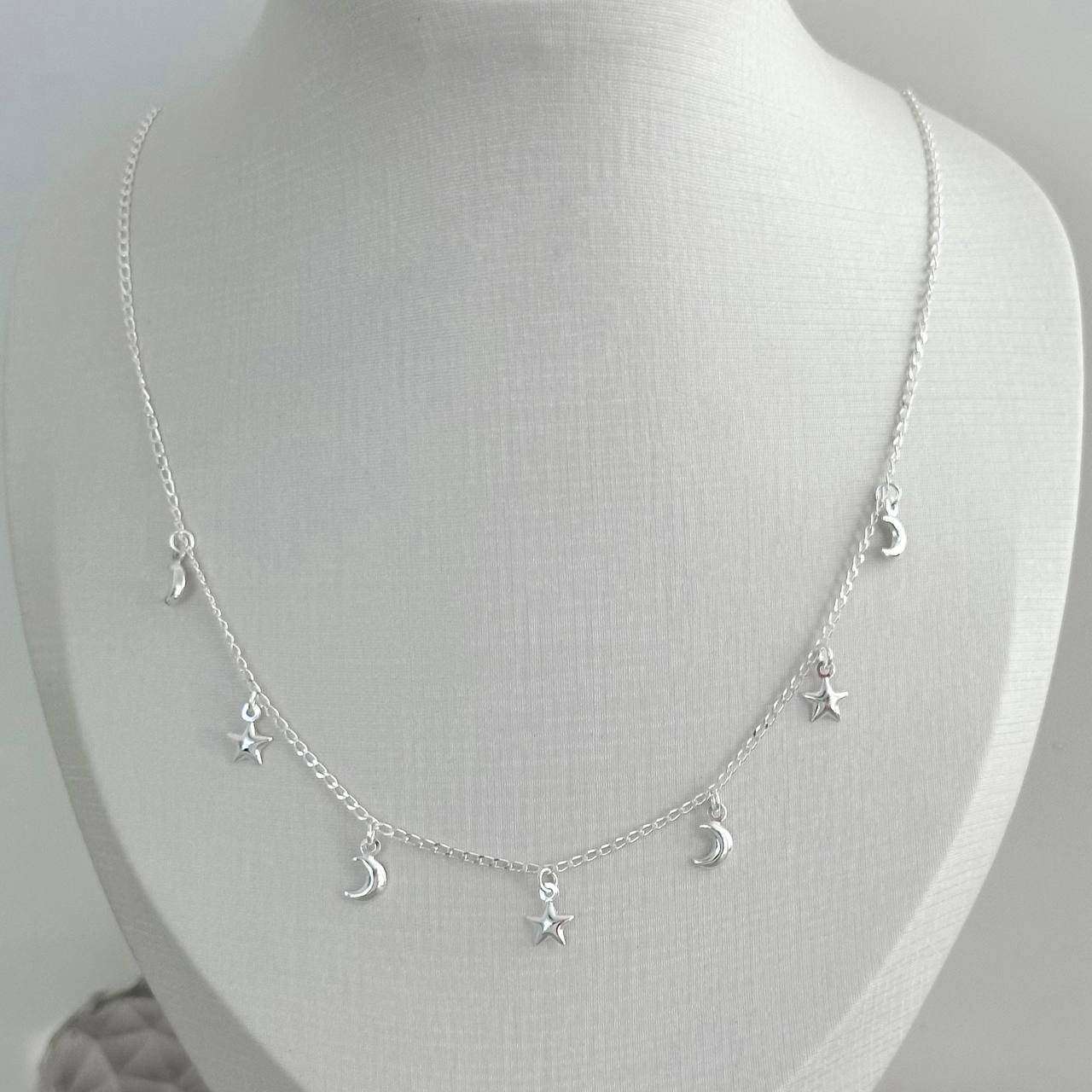 CHOCKER ESTRELAS E MEIA LUAS